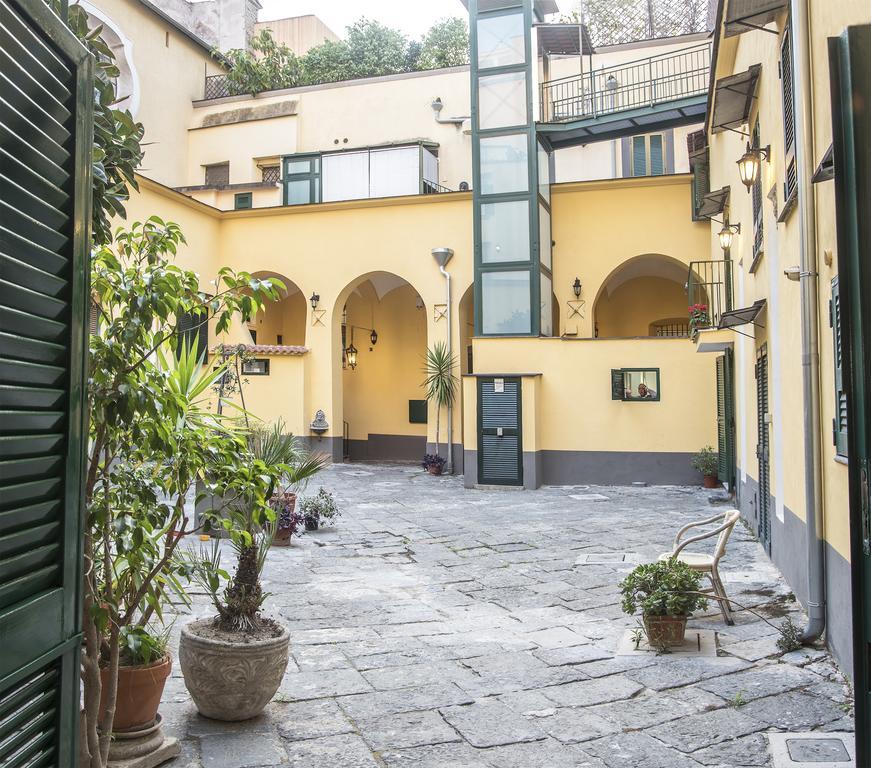 Napul'E Apartament Napels Buitenkant foto
